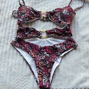 NWOT L*SPACE trinity butterfly print one piece size S/M